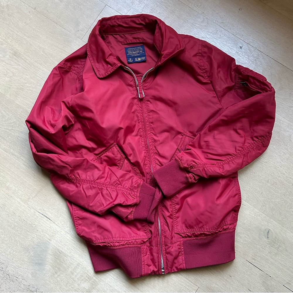 LIKE NEW ALPHA INDUSTRIES SLIM FIT RED JACKET SIZE MEDIUM